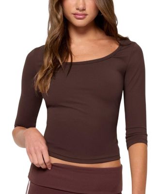 Desi Scoop Neck Three-Quarter Sleeve Top