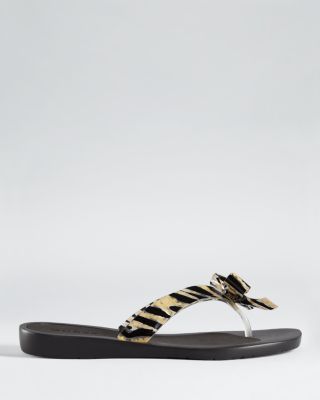 【GUESS】TUTU bow tie flip-flop sandals G-TUTU9 438360_434_ss_01?impolicy=qlt-