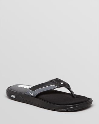 bloomingdales mens flip flops