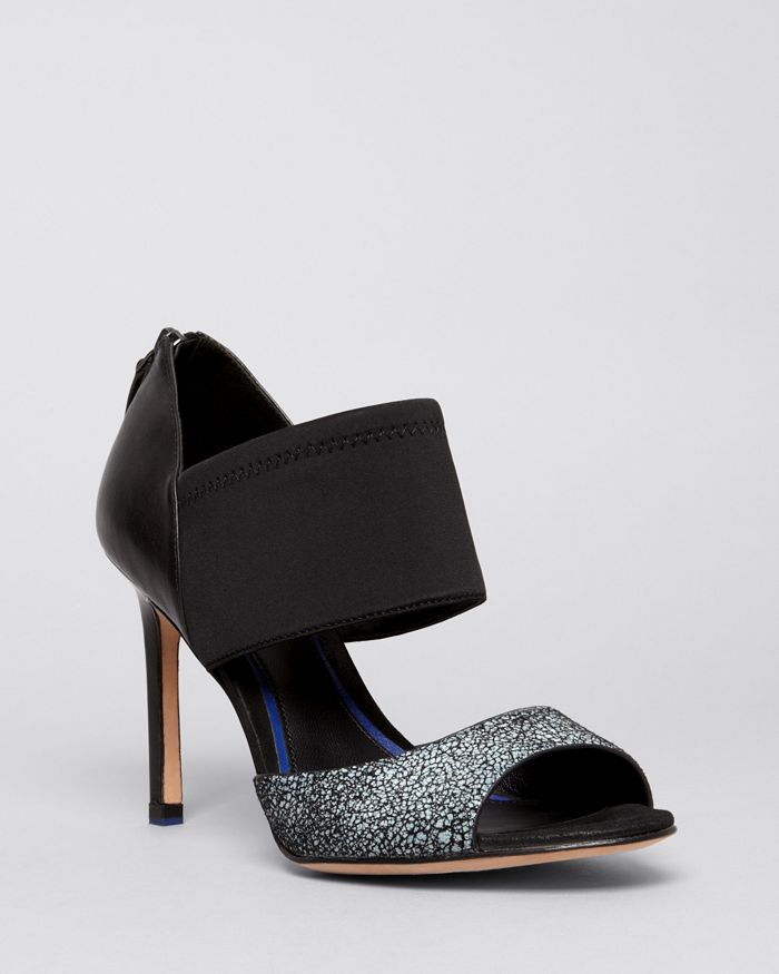 Tahari pumps top