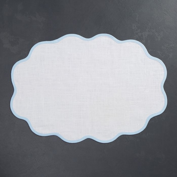 Matouk Casual Couture Scallop Placemats, Set Of 4 In Iceblue
