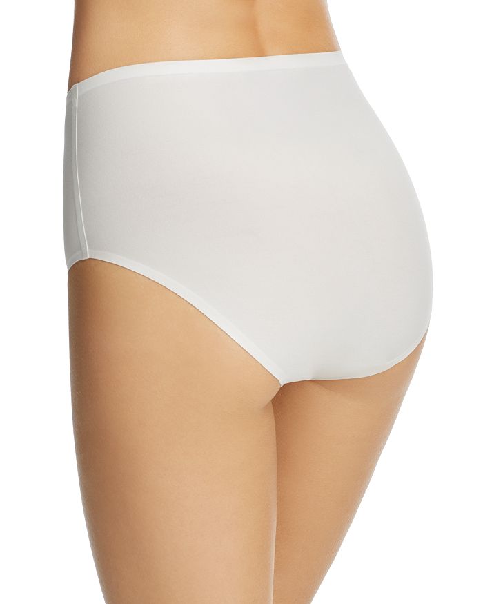 Shop Chantelle Soft Stretch One-size Seamless Briefs In Ivory
