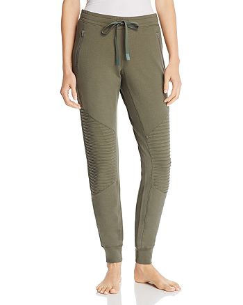 alo yoga joggers