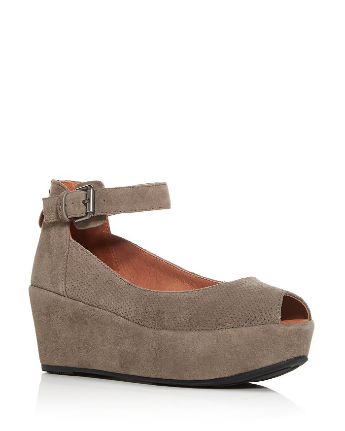 Gentle souls hotsell nyssa wedge