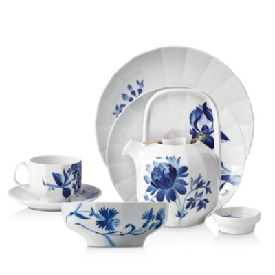 Blomst Dinnerware Collection