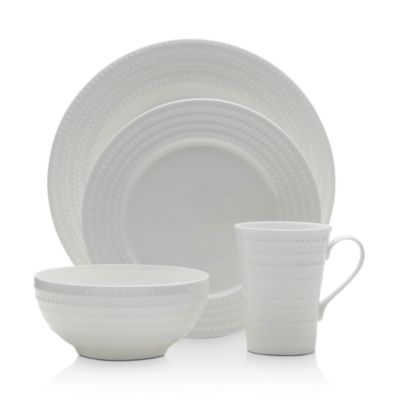 Nellie White 16-Piece Dinnerware Set