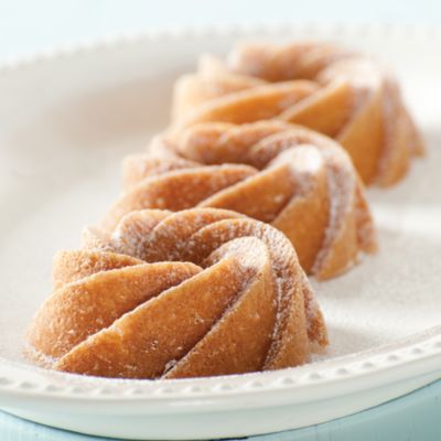 Heritage Bundtlette Cakes Pan