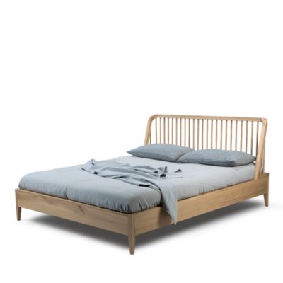 Spindle King Bed, Oak