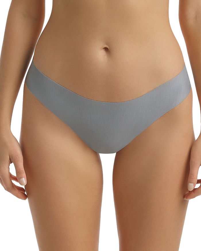 COMMANDO BUTTER MID-RISE THONG,CT16