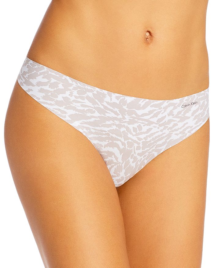 Calvin Klein Invisibles Thong In Brushing Leopard