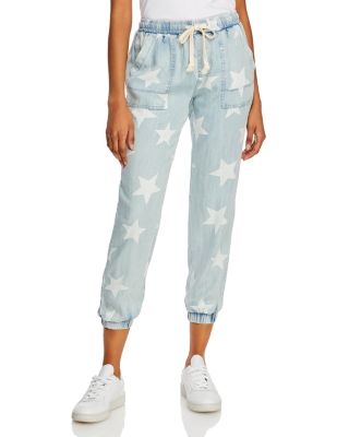 joggers with stars on them