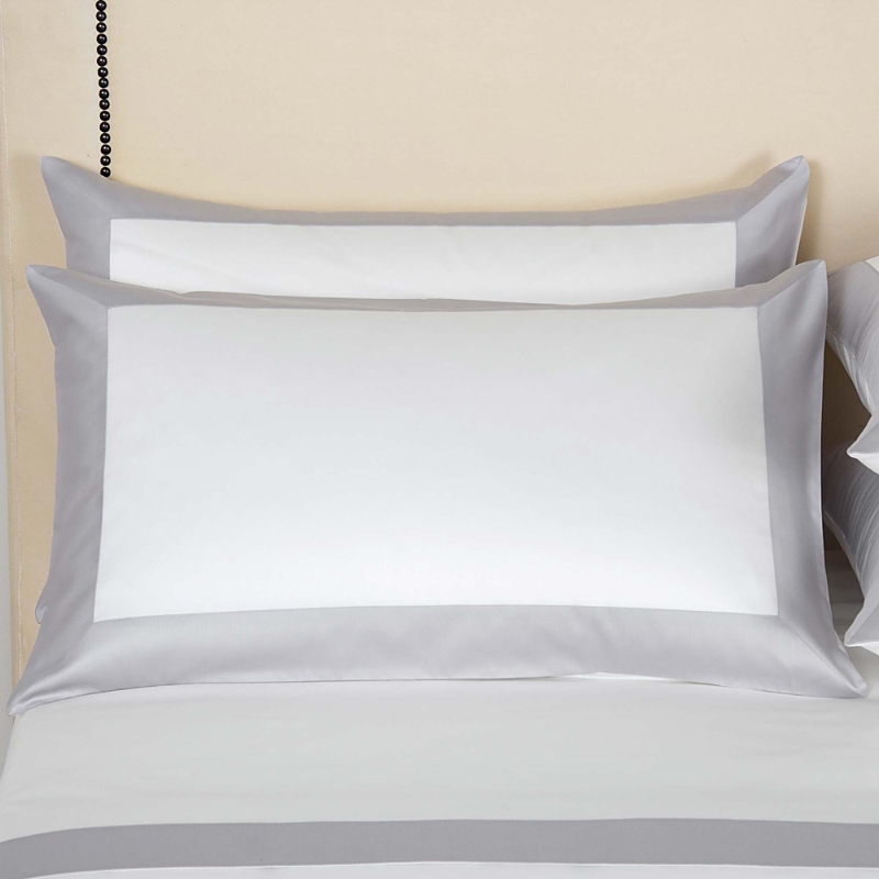Frette Bold Standard Sham In Milk/scoglio