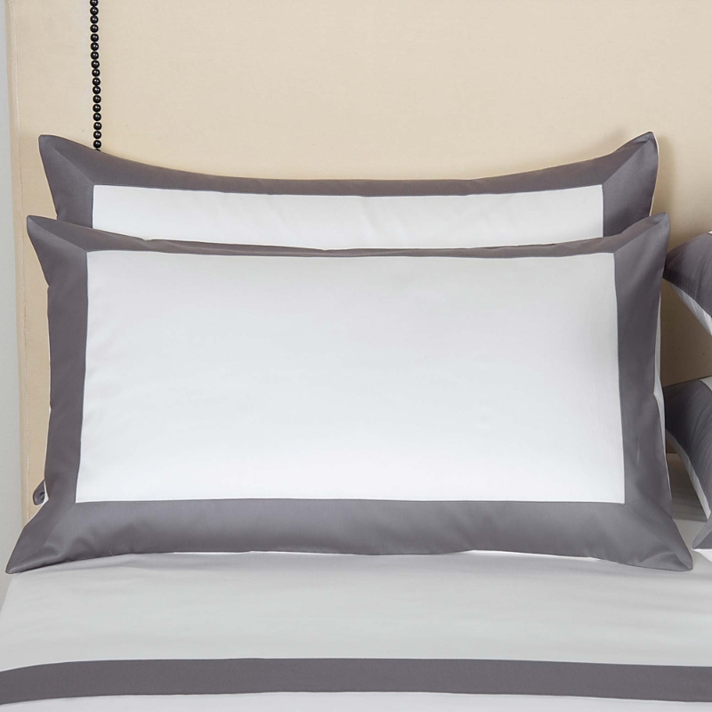 Frette Bold Standard Sham In Milk/slate Gray