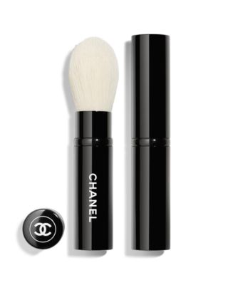 LES PINCEAUX DE CHANEL Retractable Highlighter Brush N&deg;111