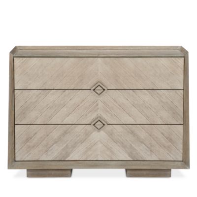 Caracole - A Natural Chest