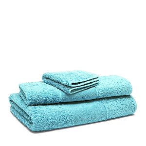 Abyss Super Line Bath Towel In Turquoise