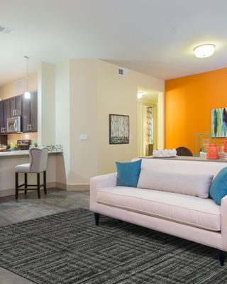 Daisy Area Rug, 5'6" x 8'6"