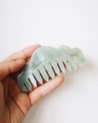 The Jade Massaging Comb