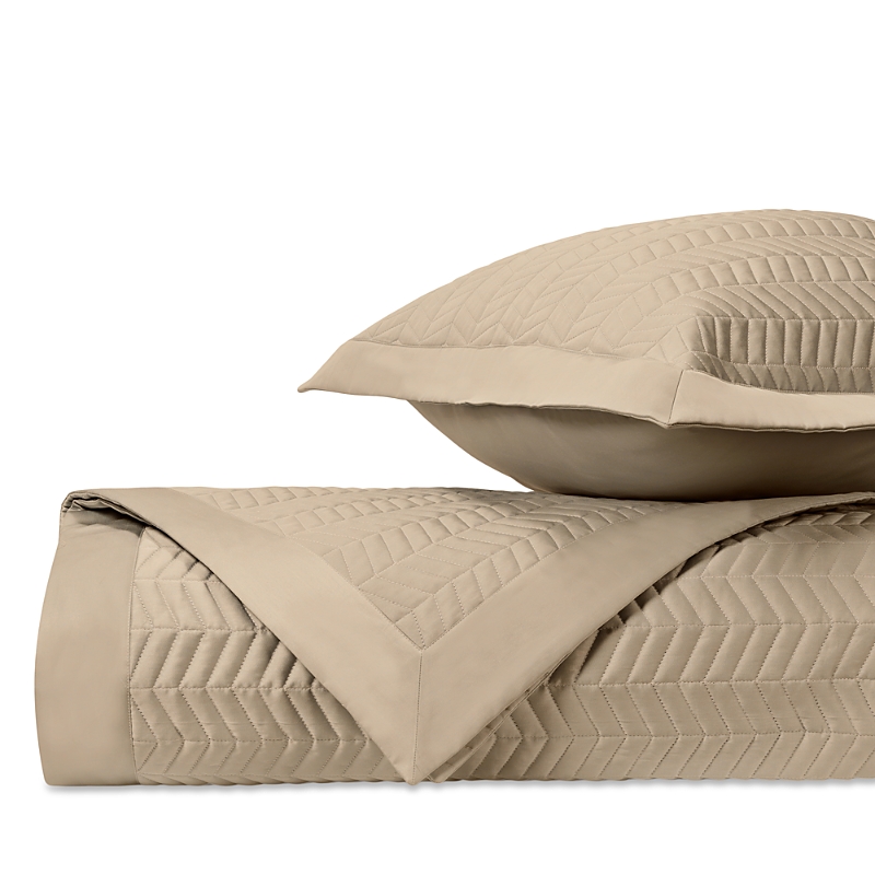 Shop Home Treasures Chester Quilted Coverlet, Queen In Candlelight
