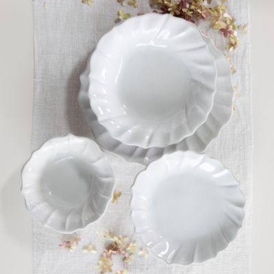 VIETRI - Incanto Ruffle Stoneware Dinnerware