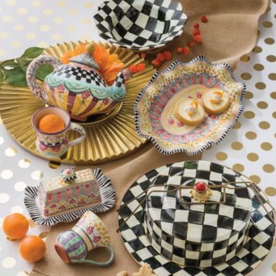 Courtly Check Enamel Cake Carrier