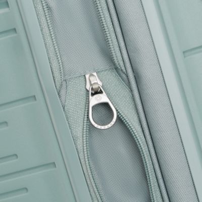 Elevation™ Plus Large Spinner Suitcase