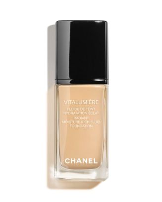 Chanel Vitalumière Moisture-Rich Radiance Sunscreen Fluid Makeup Review