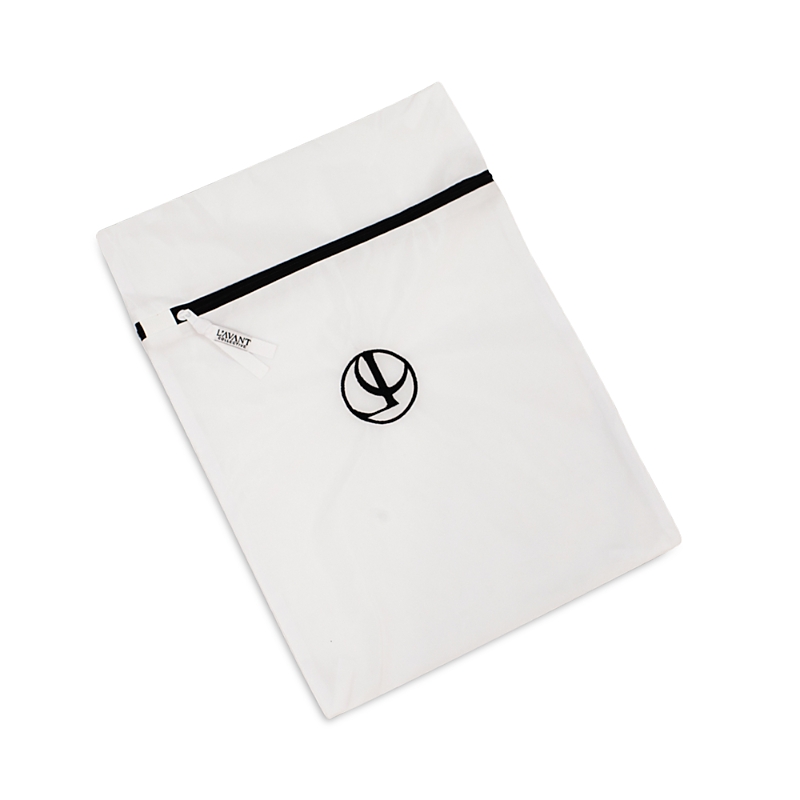 L'avant Collective Mesh Laundry Bag In White