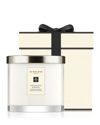 English Pear & Freesia Candle 21.2 oz.