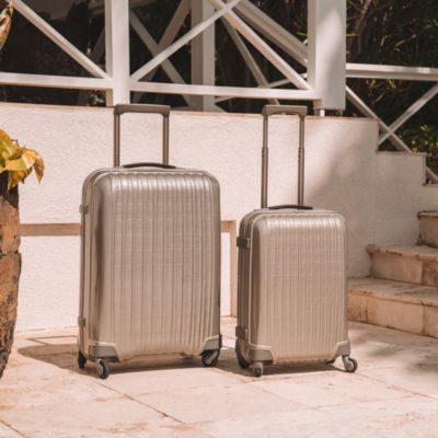 Innovaire Global Carry On Spinner