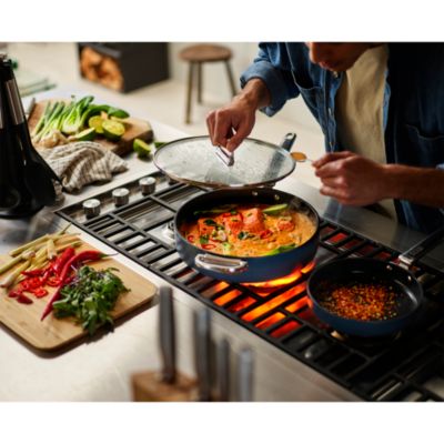 Space 3.8 Quart Saut&eacute; Pan and Lid