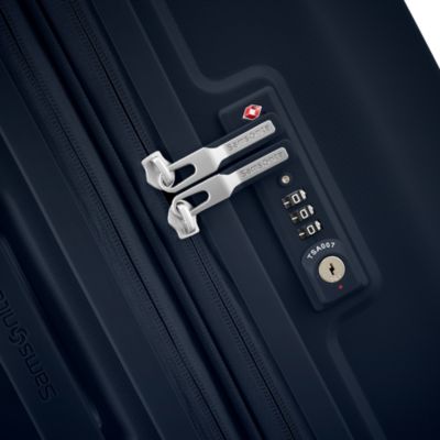 Outline Pro Medium Spinner Suitcase