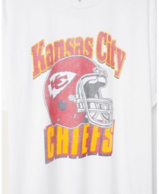 Unisex NFL Kansas City Chiefs Throwback Helmet Flea Market Tee
