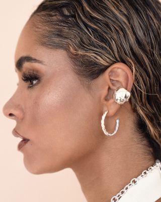 Center Crystal Line Single Chunky Ear Cuff 
