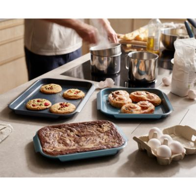 Nest Bake 3-Piece Non-Stick Cookie Sheet Set with Easy Pull Handles