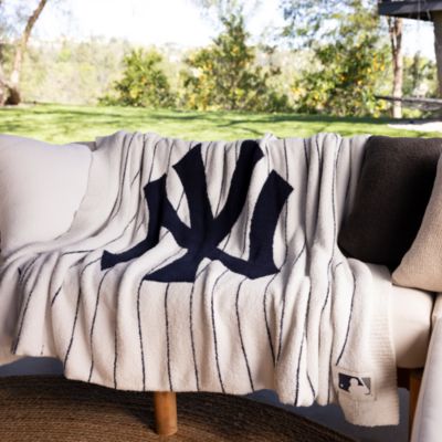 CozyChic New York Yankees Throw Blanket