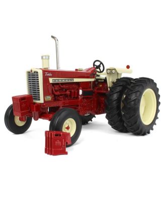  1/16 IH Farmall Tractor with Rear Duals Prestige Collection- 14+ - Ages 5-7