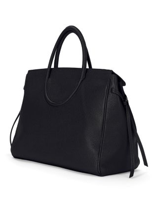 【関税込み】Staud トープ Maude Carryall ダッフルバッグ Staud Maude Leather Top Handle Carryall | Saks Fifth Avenue