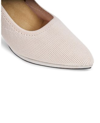  Women's Felicia Orthopedic Expandable Pumps