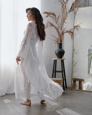 Scalloped Lace Robe