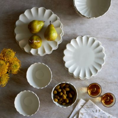 Dhalia 16 Piece Dinnerware Set, Service for 4