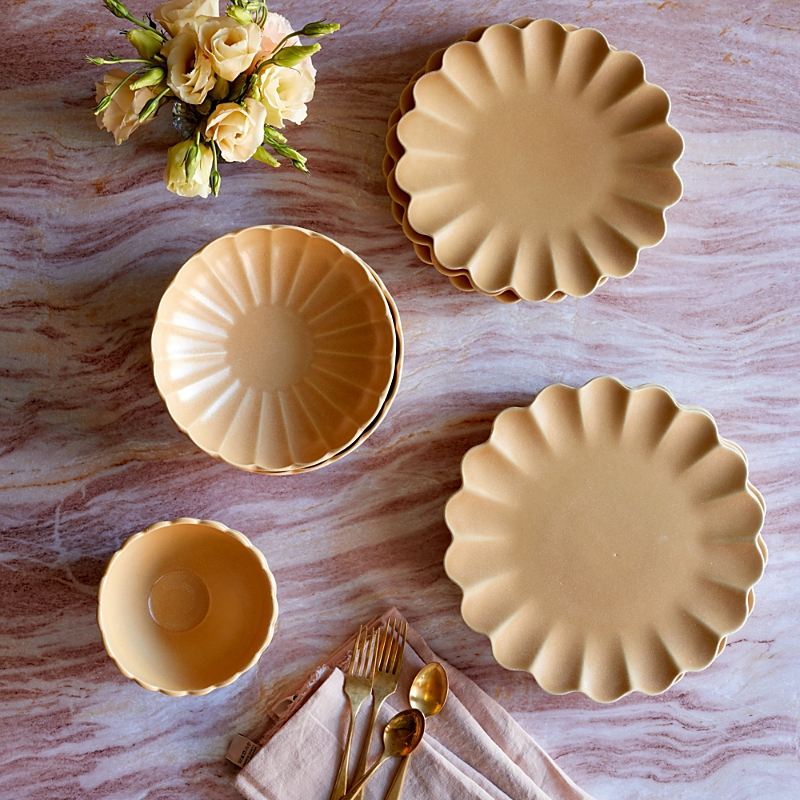 Lemieux Et Cie Dhalia 16 Piece Dinnerware Set, Service For 4 In Camel