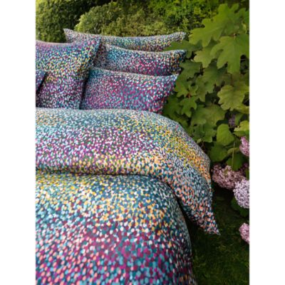 Jana Sateen Sham, Standard