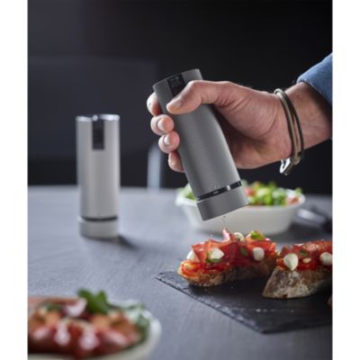 Line Electric Duo, u'Select, Carbon Pepper Mill and Aluminum Zirlion Salt Mill, 6"