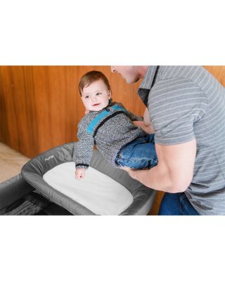 SENA™ aire Play Yard & Travel Crib + SENA™ series changer