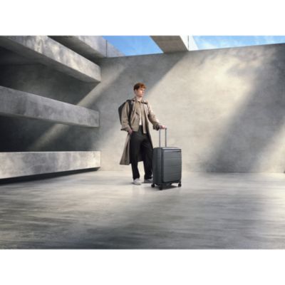 Paralux Hardside Medium Expandable Spinner Suitcase