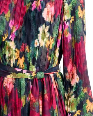 Round Neck Novelty Pleated Dress