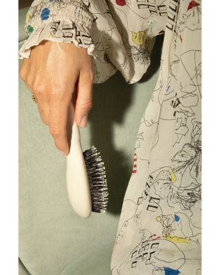 N.03 The Small Essential Softness Gentle Scalp Care Hair Brush - Creamy White