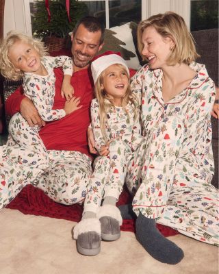 Unisex Printed Long Sleeved Pajama Set, Little Kid, Big Kid - Exclusive