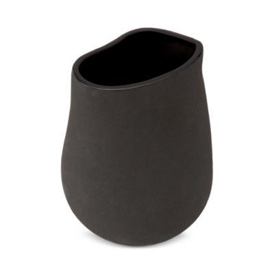 Sabine Vase, Medium